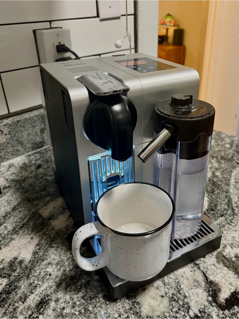 DeLonghi Nespresso Lattissima Pro Espresso Cappuccino Machine